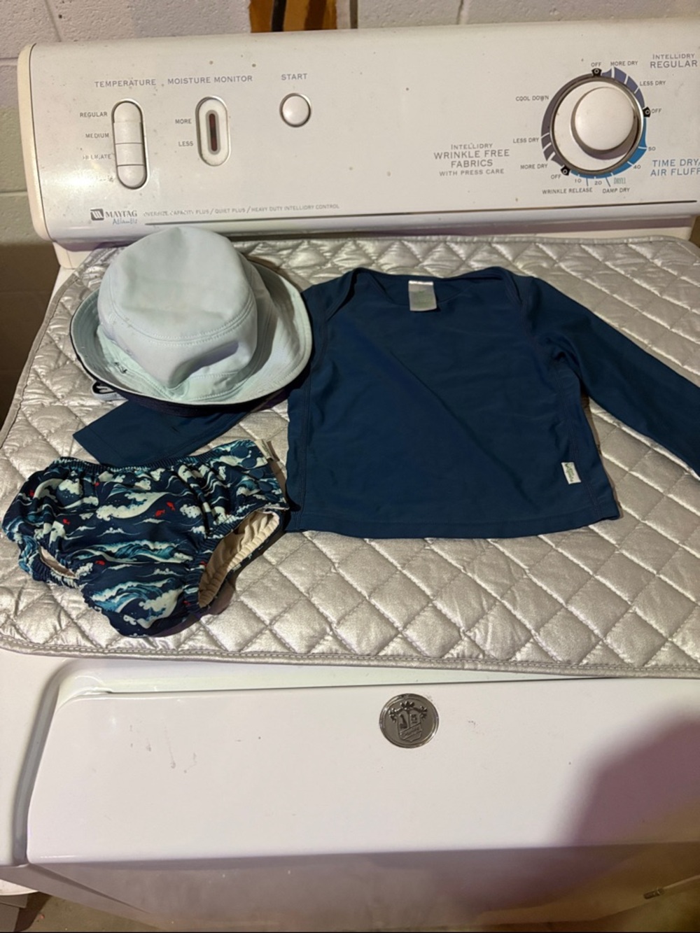 Boys Long-Sleeve Navy Rash Guard Top - Navy with 18month Boy swim diaper sun Hat